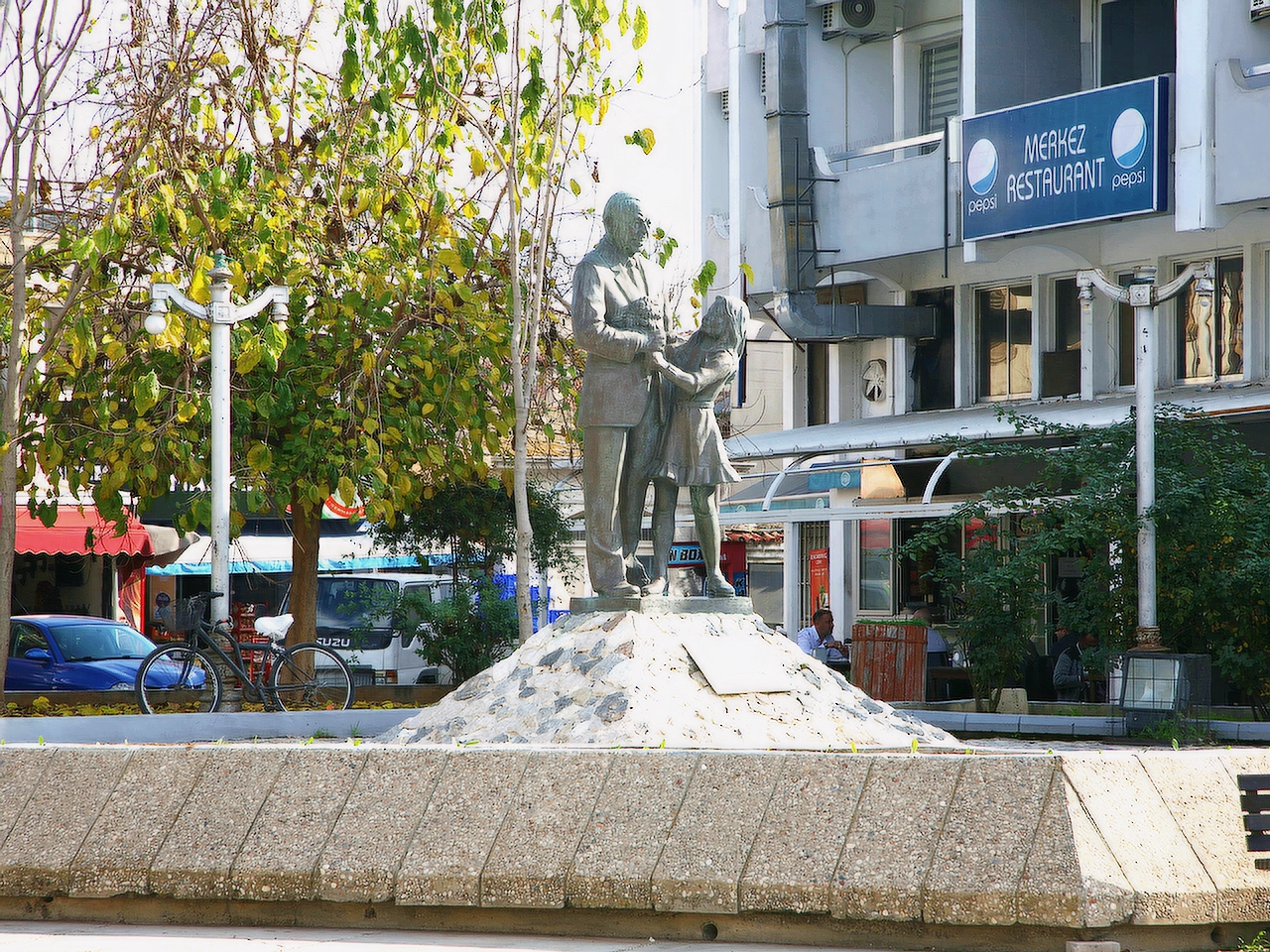 Limassol Private Larnaca & Divided Nicosia City Tour | EOS Tours
